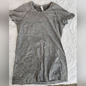 Lululemon Gray Short Sleeve T-Shirt